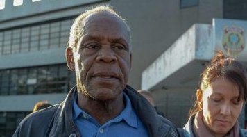 Danny Glover sai de visita “alimentado pela confiança de Lula e com a certeza de que vamos vencer”