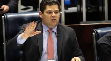 Por 75 votos a 1, Senado aprova adiamento do Enem deste ano