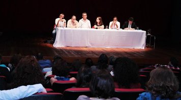 Seminário faz reflexão sobre a ameaça golpista e conclui que é preciso reagir