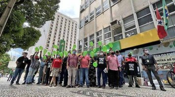 Quadro de Apoio: Desistir não é opção e resistência continua