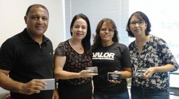 Bancários de Rondonópolis prestam homenagens às mulheres