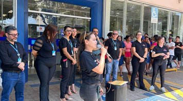 Bancários se manifestam nas ruas e vão às redes nesta terça (27)