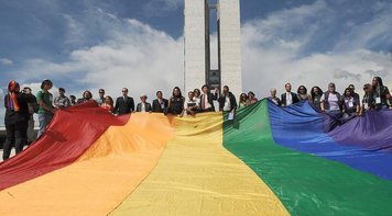Dia Internacional de Luta contra a LGBTfobia marca resistência em meio à violência