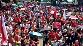 Dia Nacional de Paralisação e Lutas já reúne milhares de manifestantes