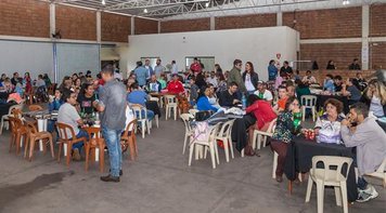 Bancários comemoram 1º de maio com almoço especial no clube de campo