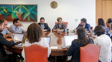 Governo fecha torneira da publicidade estatal para mídia alternativa em 2016