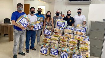 Neste ano, bancários doaram cerca de 200 cestas básicas para famílias carentes