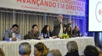 Dirigentes sindicais analisam a conjuntura atual e afirmam que o momento exige luta e resistência contra os golpistas