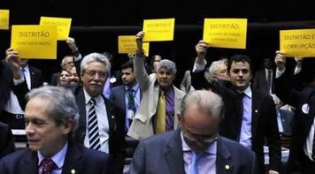 ‘Distritão’ arruinará os partidos