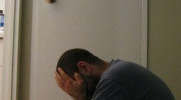 Crise afeta saúde mental e eleva número de pedidos de afastamento do trabalho