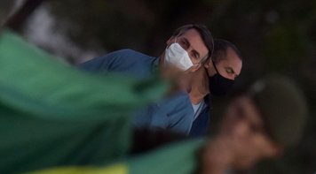 Profissionais de saúde denunciam Bolsonaro por genocídio e crime contra a humanidade em Haia