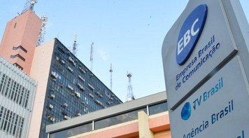 Um ano após o golpe, jornalistas denunciam desmonte da EBC