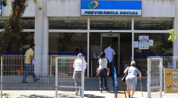 Jornal da CUT alerta que Temer quer que você trabalhe até morrer