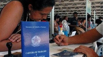 Economia fraca e 'reforma' trabalhista criam novo perfil de desempregado