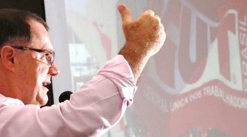 'Não há proposta de reforma da previdência', diz Carlos Gabas