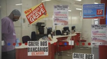 Enquanto bancários fazem greve por reajuste de 16%, bancos elevam salário do alto escalão até 80%
