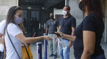 Em meio à pandemia, Enem tem abstenção recorde de 51,5% e candidatos barrados