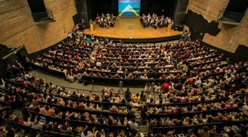 'Estado de exceção' criado por Moro incendeia debate sobre democracia no Teatro da PUC-SP