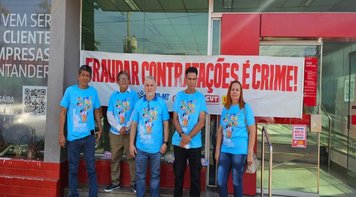 SEEB-MT reforça protesto nacional contra Santander e agência fica fechada por duas horas