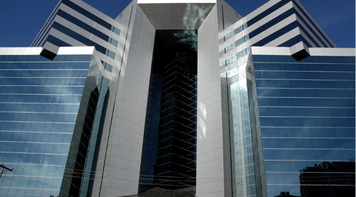 Justiça torna réus dez investigados por desvios na Funcef