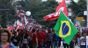 Plano da Frente Brasil Popular coloca democracia no centro do debate