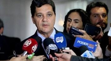 Relator volta atrás e retoma votação da reforma trabalhista no Senado