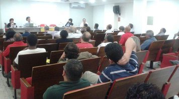 Austeridade fiscal, retrocessos e greve geral esquentam debate da CUT e da Fetec-CUT/CN