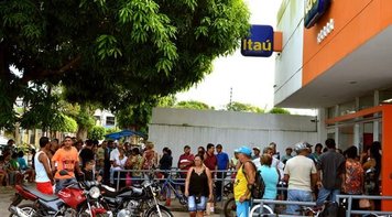 Lei das Filas é ignorada pelos banqueiros em Belém