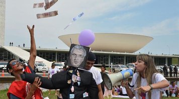 Frente Povo sem Medo faz manifestações contra Cunha e o ajuste