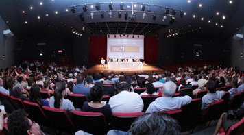 Sindicato sedia o Fórum 21 em defesa da democracia