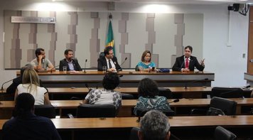 Fórum reage a discurso de Renan Calheiros que prioriza projeto da terceirização no Congresso