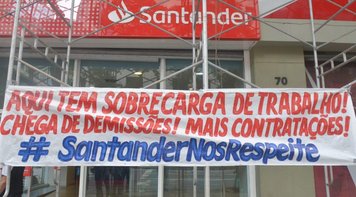 Bancários de todo o país protestam contra o Santander