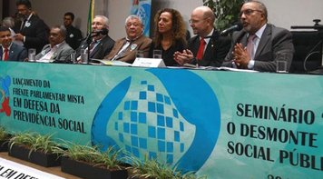 Trabalhadores lotam auditório Nereu Ramos no lançamento da Frente Parlamentar Mista em defesa da Previdência Social