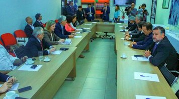 Oposição se une por Frente Ampla em Defesa da Democracia e Soberania