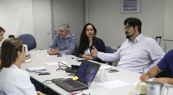 Representantes dos trabalhadores cobram fim do caixa-minuto