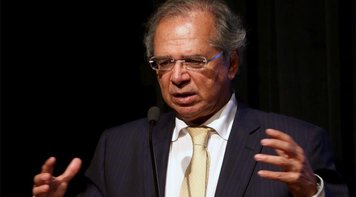 Bolsonaro sanciona MP que permite acordos de redução de jornada e salário