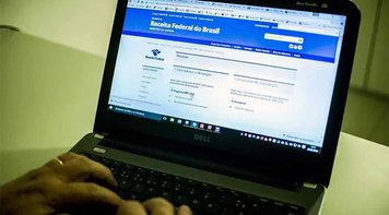 Governo estuda extinguir desconto do imposto de renda para financiar renda básica