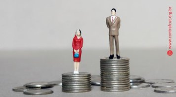 Bancárias recebem apenas 82,8% do valor pago aos bancários