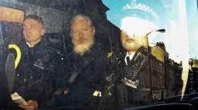 Justiça britânica nega pedido dos EUA de extradição de Assange