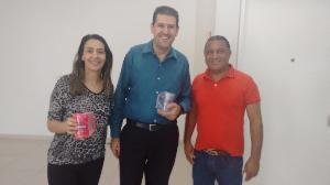 Sindicato entrega brindes em comemoração ao Dia do Bancári@s