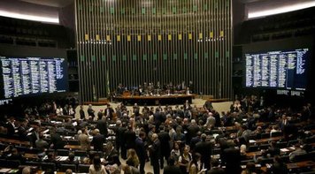 Câmara começa a debater e votar reformas trabalhista e da Previdência