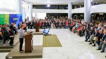 'Os que pedem minha renúncia só asseguram a fragilidade dos seus argumentos'