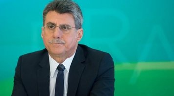 Gravação com Jucá indica que impeachment foi golpe conter Lava Jato