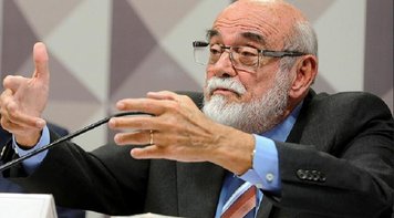 'Movimento da época de Collor era apartidário e pela ética, o de hoje não é'