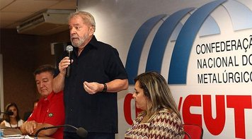 Lula: crescimento só volta com democracia e eleição direta