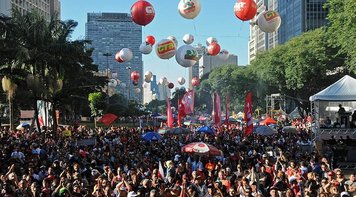 Nas ruas, o recado: o Brasil não quer uma ponte para o século 19