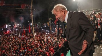 Lula em Curitiba: 'Nunca tive tanta vontade de voltar a ser presidente como agora'
