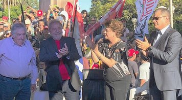 Quatro ex-presidentes sul-americanos se reúnem em caravana de Lula pelo Sul do Brasil