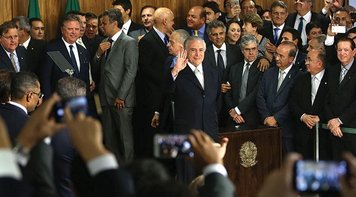 EDITORIAL: Democracia roubada. Um país enganado e humilhado