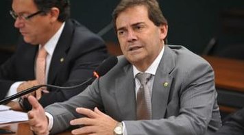 Deputado quer projeto 'para resolver' questão do custeio sindical